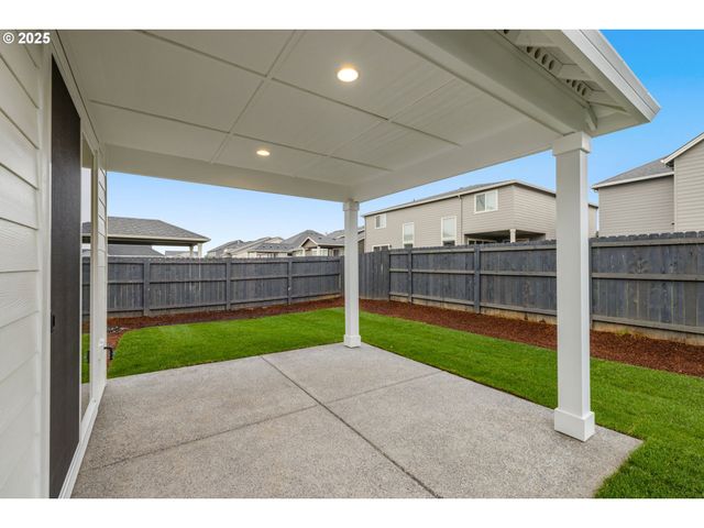 1103 S MOUNTAIN Pl, Ridgefield, WA 98642