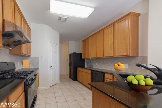 2943 Meadowglen Crest, Houston, TX 77082