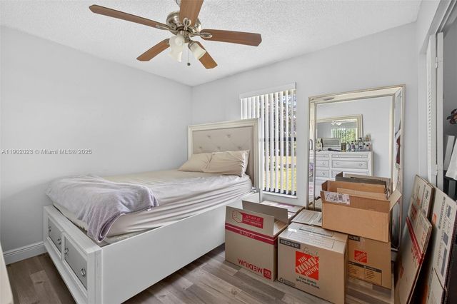 100 Miramar Ave, Royal Palm Beach, FL 33411