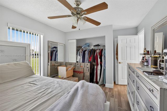 100 Miramar Ave, Royal Palm Beach, FL 33411