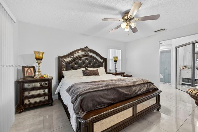 100 Miramar Ave, Royal Palm Beach, FL 33411