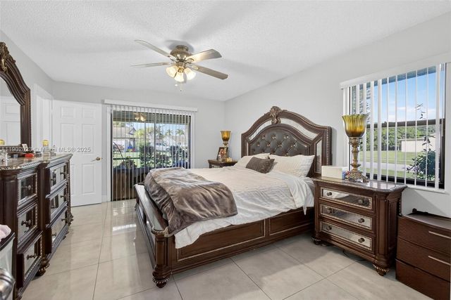 100 Miramar Ave, Royal Palm Beach, FL 33411