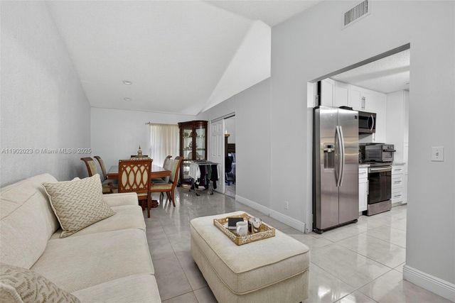 100 Miramar Ave, Royal Palm Beach, FL 33411