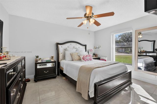 100 Miramar Ave, Royal Palm Beach, FL 33411