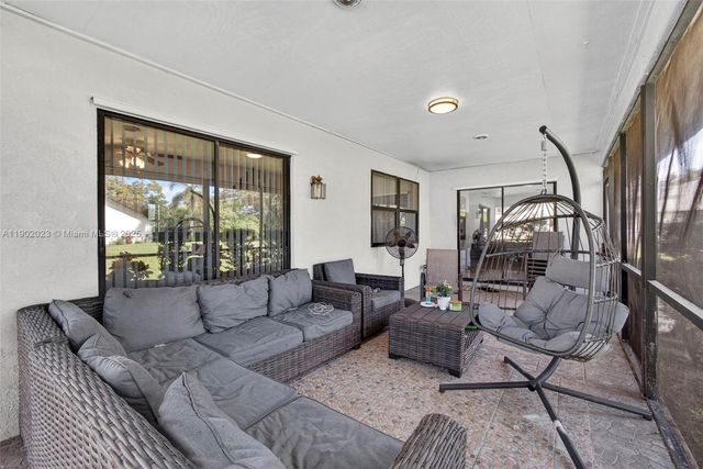 100 Miramar Ave, Royal Palm Beach, FL 33411