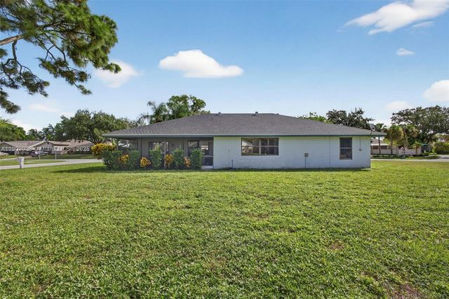 100 Miramar Ave, Royal Palm Beach, FL 33411