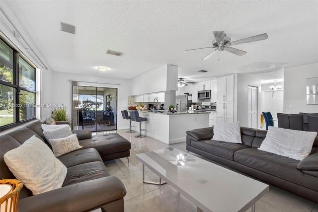 100 Miramar Ave, Royal Palm Beach, FL 33411