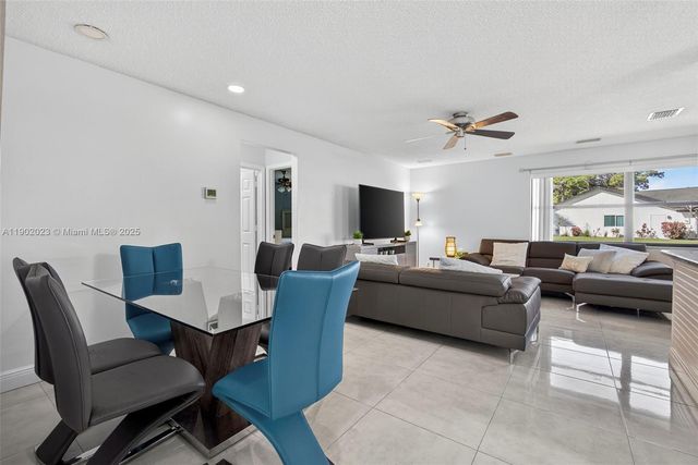 100 Miramar Ave, Royal Palm Beach, FL 33411