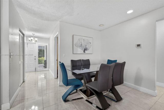 100 Miramar Ave, Royal Palm Beach, FL 33411