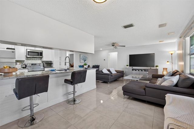 100 Miramar Ave, Royal Palm Beach, FL 33411