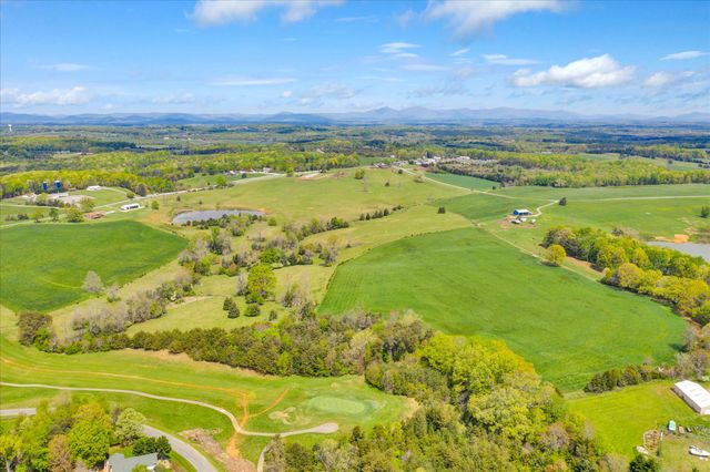 12274 Smith Mountain Lake PKWY, Huddleston, VA 24104