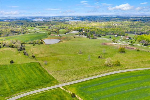 12274 Smith Mountain Lake PKWY, Huddleston, VA 24104