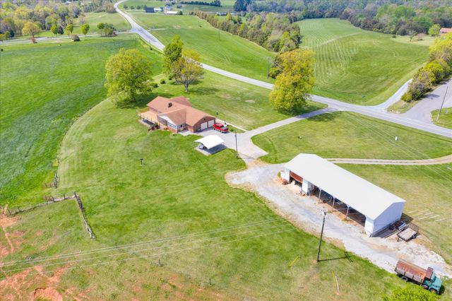 12274 Smith Mountain Lake PKWY, Huddleston, VA 24104
