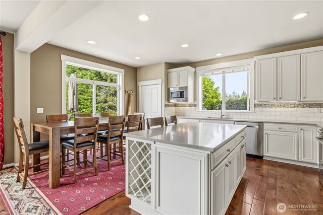 5001 70th Place SW, Mukilteo, WA 98275