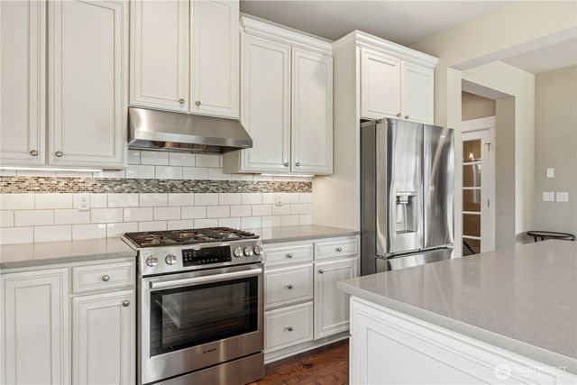 5001 70th Place SW, Mukilteo, WA 98275