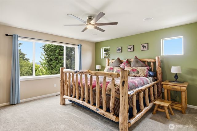 5001 70th Place SW, Mukilteo, WA 98275