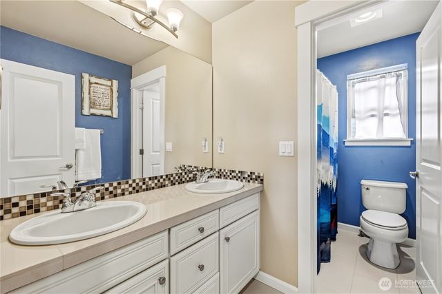 5001 70th Place SW, Mukilteo, WA 98275