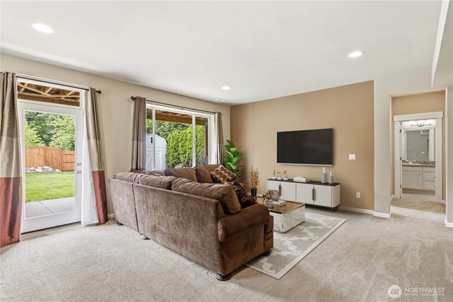 5001 70th Place SW, Mukilteo, WA 98275
