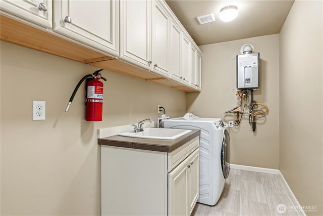 5001 70th Place SW, Mukilteo, WA 98275