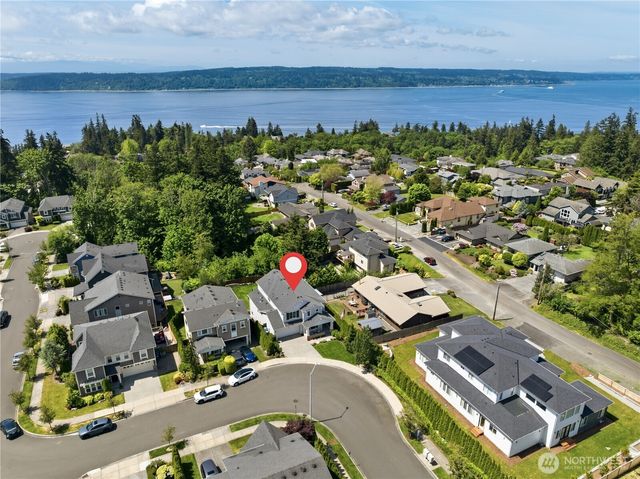 5001 70th Place SW, Mukilteo, WA 98275