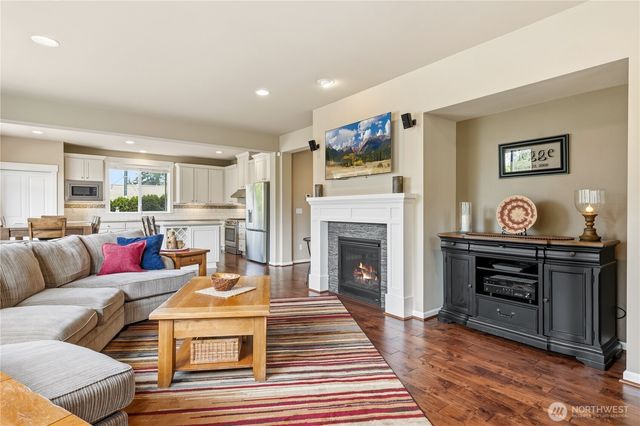 5001 70th Place SW, Mukilteo, WA 98275