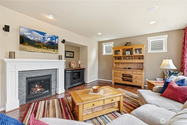 5001 70th Place SW, Mukilteo, WA 98275