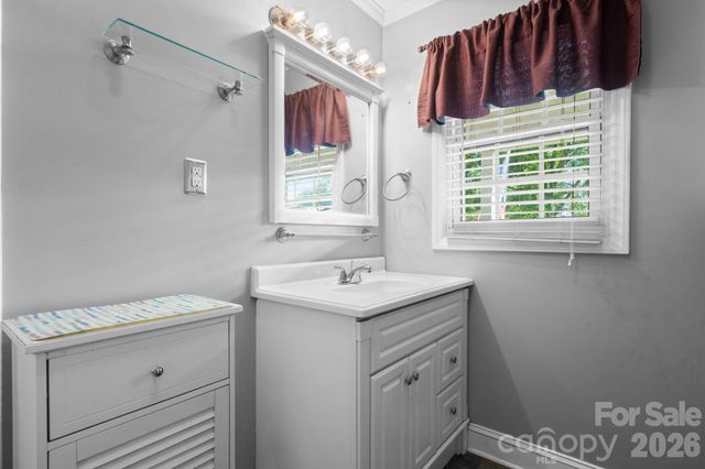 708 E Klutz Street, Maiden, NC 28650