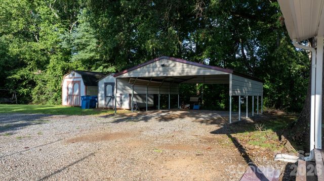 708 E Klutz Street, Maiden, NC 28650