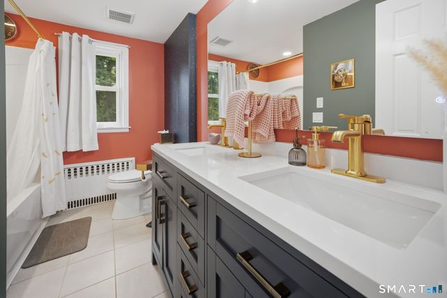 11 Brookfield Drive, East Hartford, CT 06118