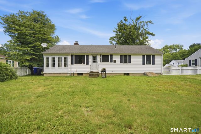 11 Brookfield Drive, East Hartford, CT 06118