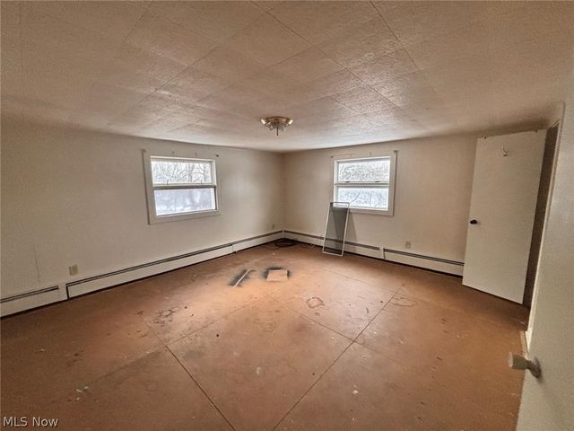 78 W Glendale Road, Bedford, OH 44146