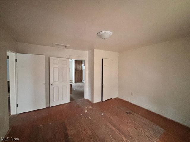 78 W Glendale Road, Bedford, OH 44146