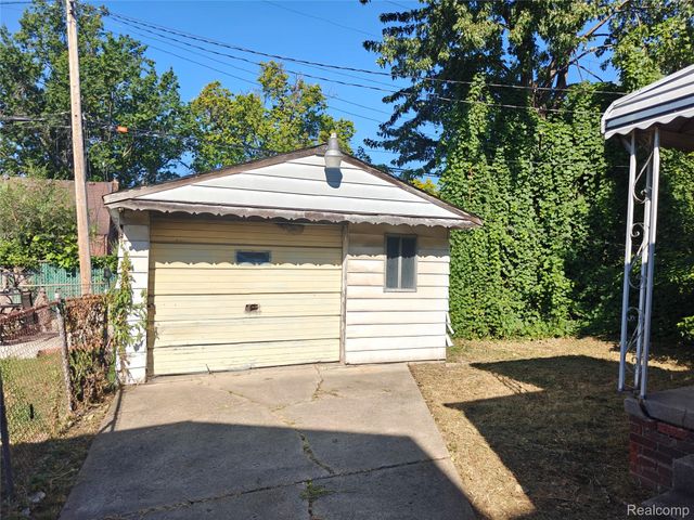 8527 Whitcomb Street, Detroit, MI 48228