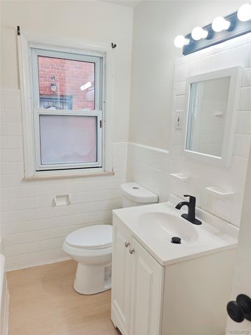 8527 Whitcomb Street, Detroit, MI 48228