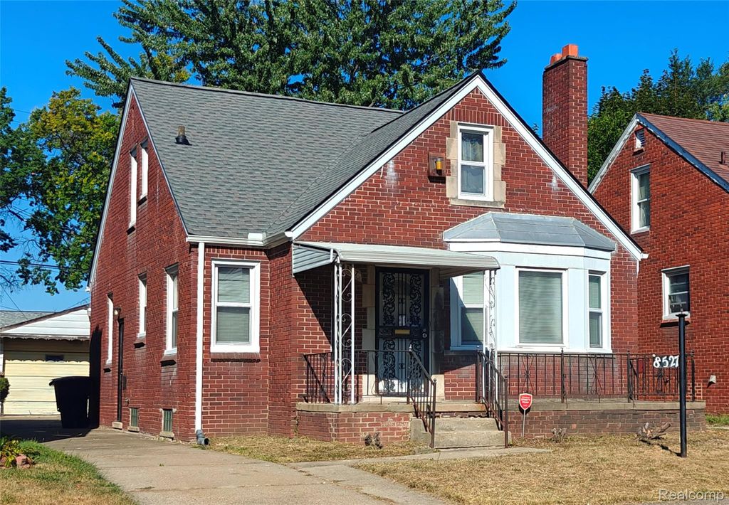 8527 Whitcomb Street, Detroit, MI 48228