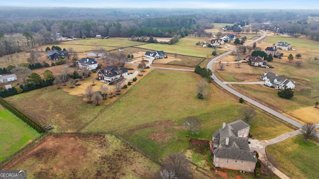 15 Meadow View Court, Social Circle, GA 30025