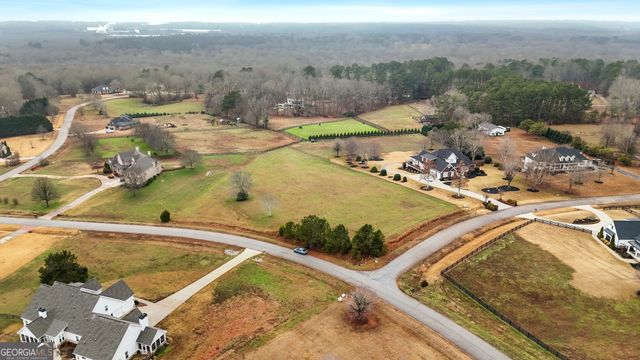 15 Meadow View Court, Social Circle, GA 30025