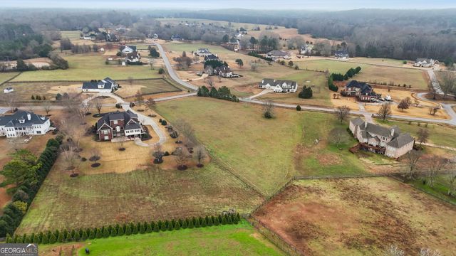 15 Meadow View Court, Social Circle, GA 30025