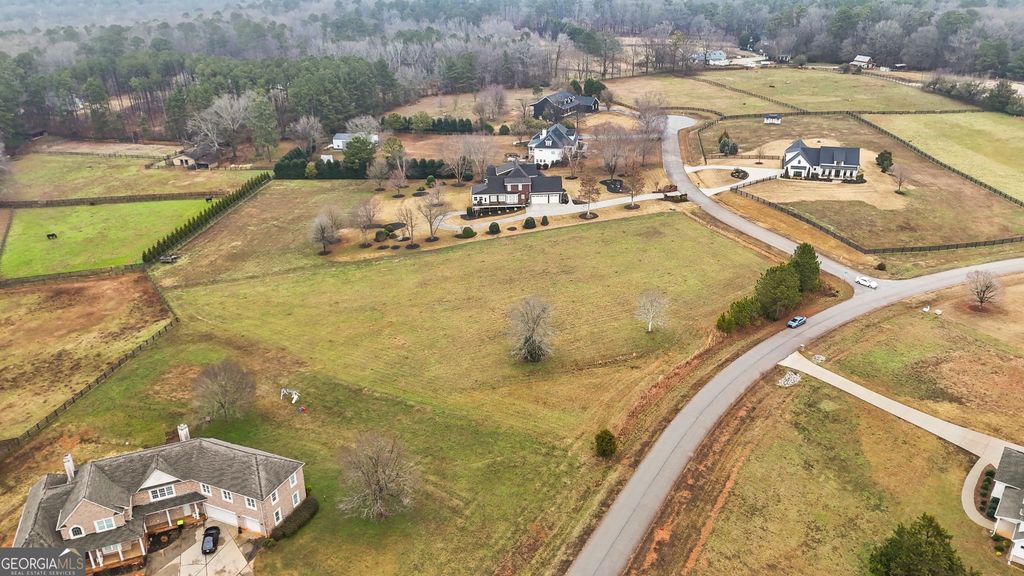 15 Meadow View Court, Social Circle, GA 30025