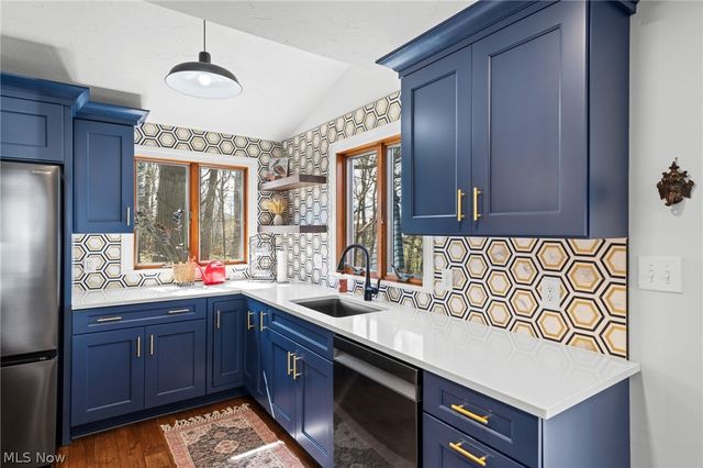22235 Arbor Cliff Lane, Rocky River, OH 44116