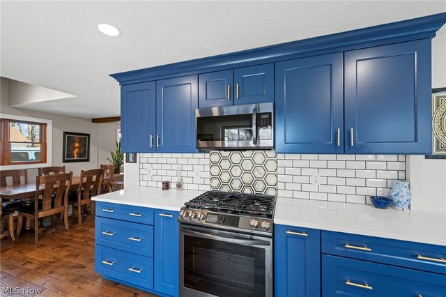 22235 Arbor Cliff Lane, Rocky River, OH 44116