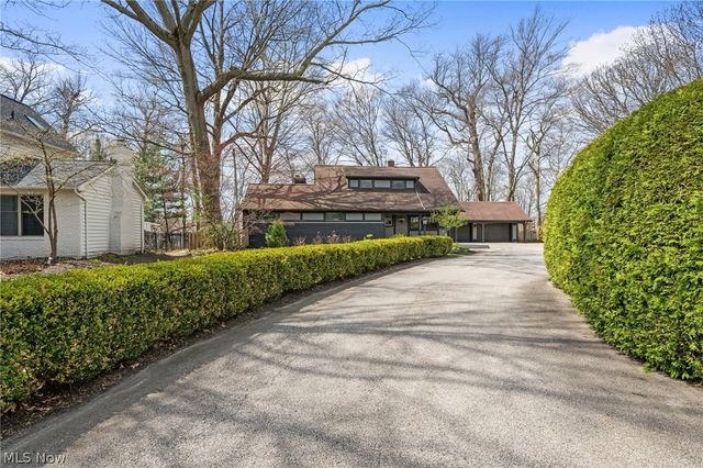 22235 Arbor Cliff Lane, Rocky River, OH 44116