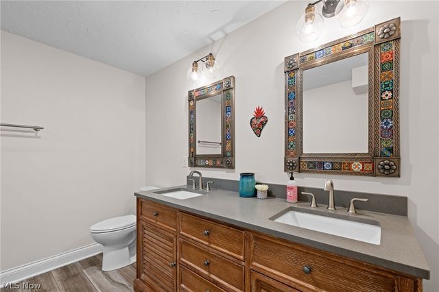 22235 Arbor Cliff Lane, Rocky River, OH 44116