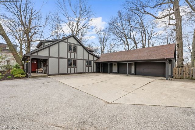22235 Arbor Cliff Lane, Rocky River, OH 44116