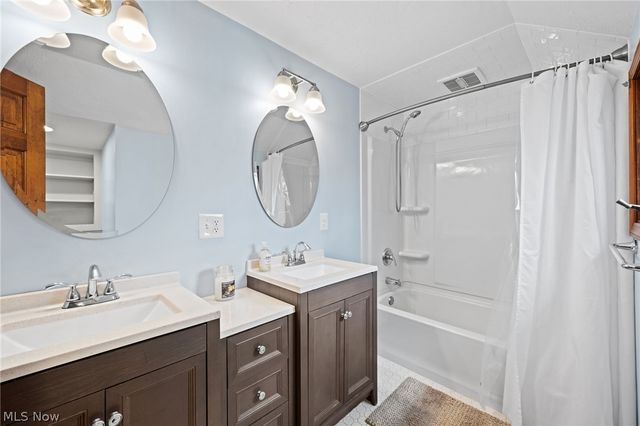 22235 Arbor Cliff Lane, Rocky River, OH 44116
