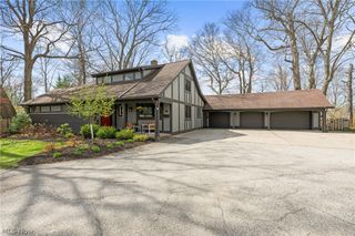 22235 Arbor Cliff Lane, Rocky River, OH 44116