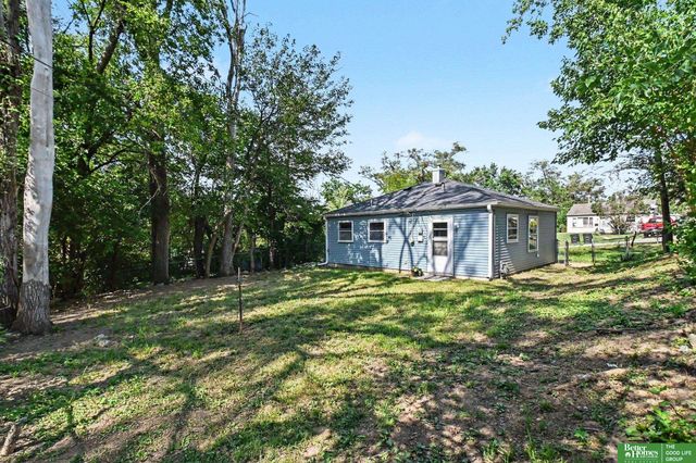 2214 N 39 Street, Omaha, NE 68111