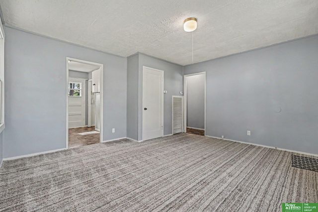 2214 N 39 Street, Omaha, NE 68111