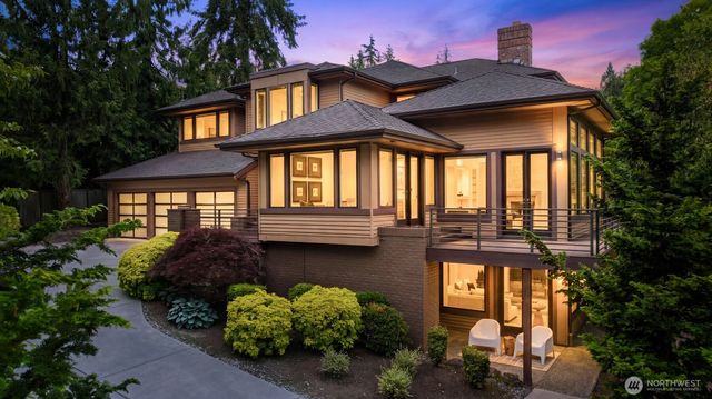 7842 NE 10th Street, Medina, WA 98039