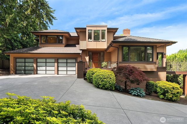7842 NE 10th Street, Medina, WA 98039